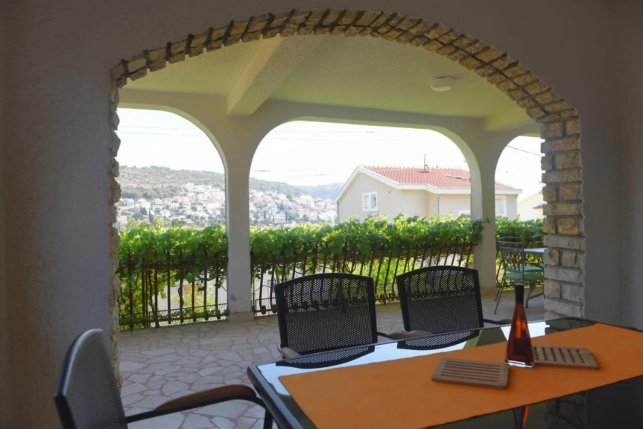Apartman Mladen Trogir 0*,